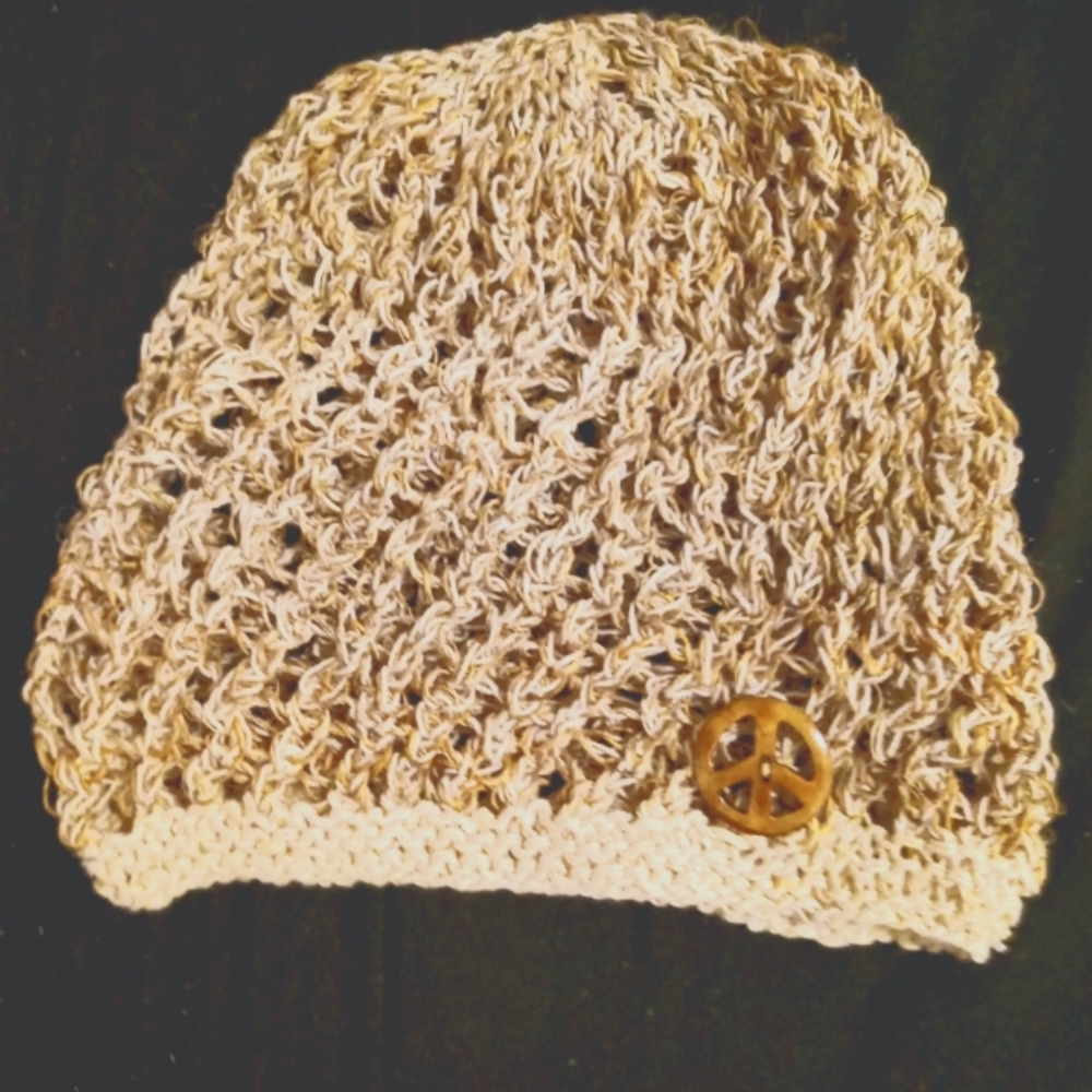 PEACE SIGN BEANIE